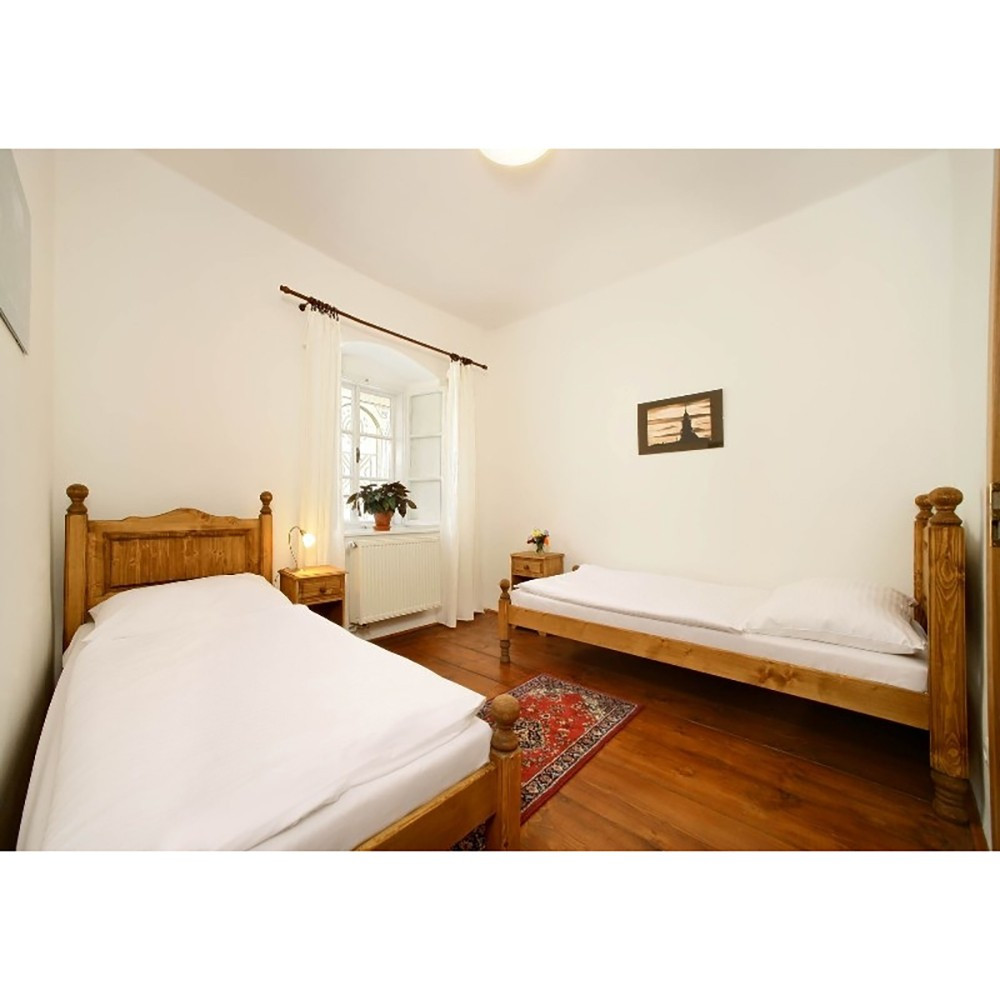 Dřevěná postel Claudia 00607 UNIS-N - 3