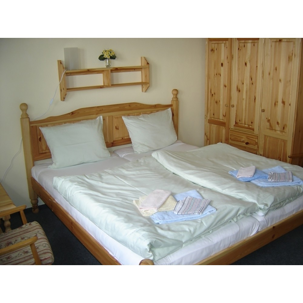 Dřevěná postel Claudia 00608 UNIS-N - 4